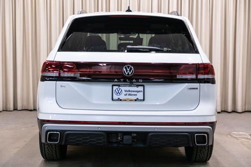 White Pearl 2026 Volkswagen Atlas Peak Edition
