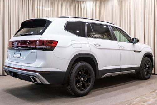 White Pearl 2026 Volkswagen Atlas Peak Edition