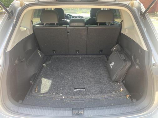 Silver Metallic 2023 Volkswagen Tiguan 2.0T SE 4MOTION