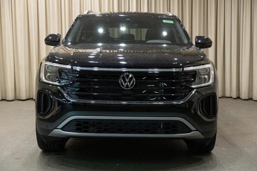 2026 Volkswagen Atlas Cross Sport 2.0T SE w/Technology 4MOTION