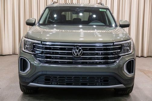Avocado Green Pearl 2026 Volkswagen Atlas 2.0T SE w/Technology 4MOTION