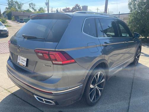 Silver 2023 Volkswagen Tiguan 2.0T SEL R-Line 4MOTION