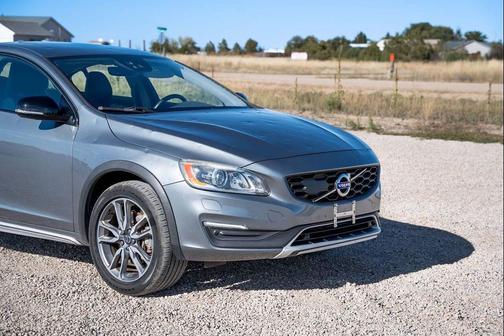 2017 Volvo S60 Cross Country T5