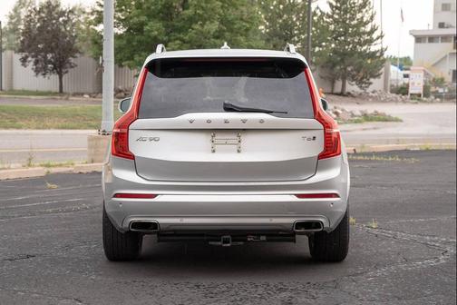 2017 Volvo XC90 T6 Momentum