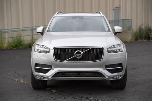 2017 Volvo XC90 T6 Momentum