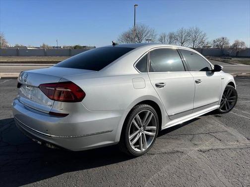 2017 Volkswagen Passat 1.8T R-Line w/Comfort