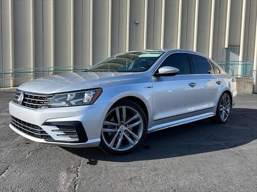 2017 Volkswagen Passat 1.8T R-Line w/Comfort