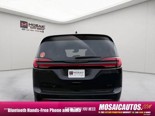 Diamond Black Crystal Pearlcoat 2026 Chrysler Pacifica L