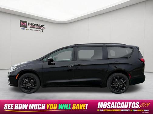 Diamond Black Crystal Pearlcoat 2026 Chrysler Pacifica L