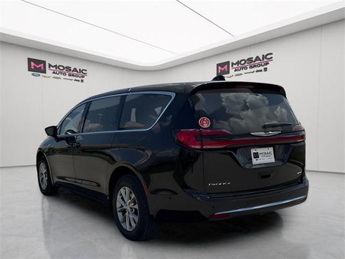 2025 Chrysler Pacifica L