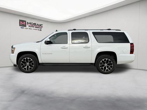 Summit White 2014 Chevrolet Suburban 1500 LT