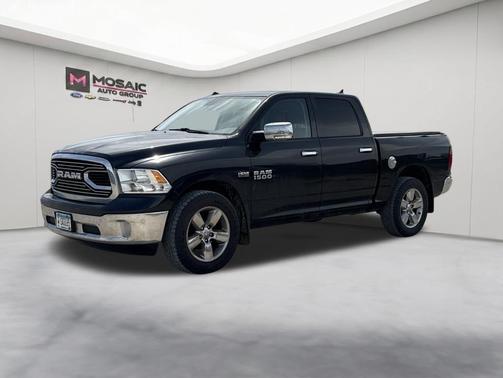 Brilliant Black Crystal Pearlcoat 2016 RAM 1500 Big Horn