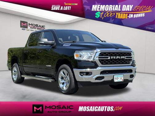 Diamond Black Crystal Pearlcoat 2022 RAM 1500 Big Horn/Lone Star