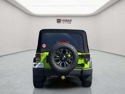 Gecko Pearlcoat 2013 Jeep Wrangler Unlimited Sport