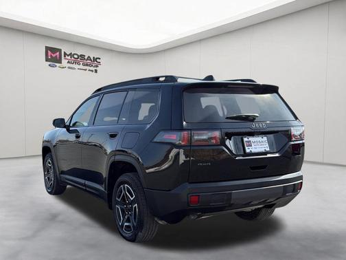 Diamond Black Crystal Pearlcoat 2026 Jeep Cherokee Limited