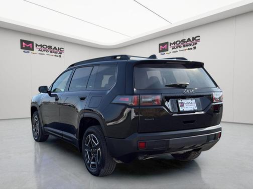 Diamond Black Crystal Pearlcoat 2026 Jeep Cherokee Limited