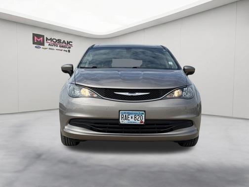 Molten Silver 2017 Chrysler Pacifica Touring