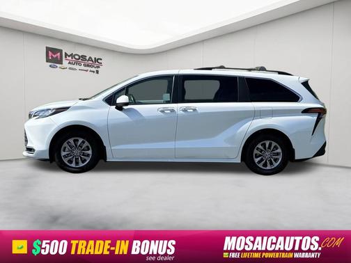 Wind Chill Pearl 2022 Toyota Sienna XLE