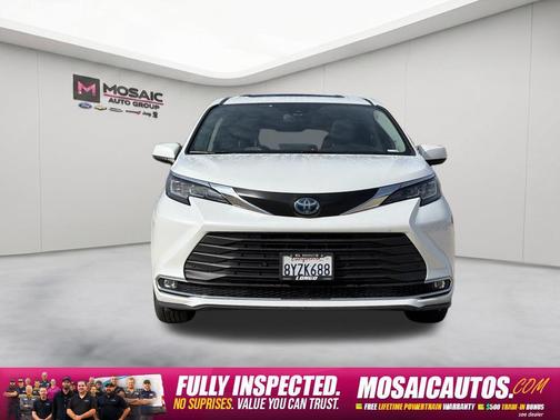 Wind Chill Pearl 2022 Toyota Sienna XLE