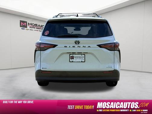 Wind Chill Pearl 2022 Toyota Sienna XLE
