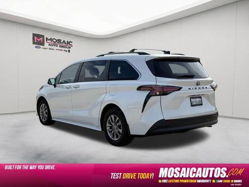 Wind Chill Pearl 2022 Toyota Sienna XLE