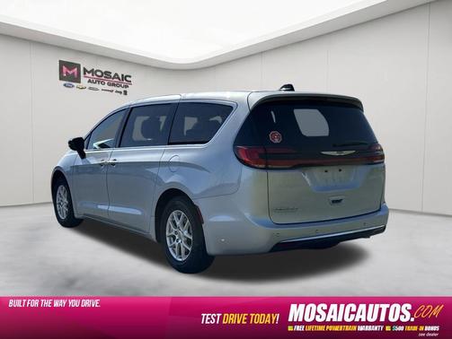Silver Mist Clearcoat 2024 Chrysler Pacifica Touring L