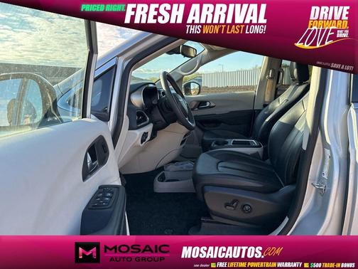 Silver Mist Clearcoat 2024 Chrysler Pacifica Touring L