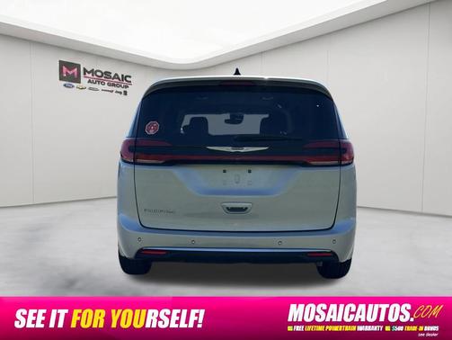 Silver Mist Clearcoat 2024 Chrysler Pacifica Touring L