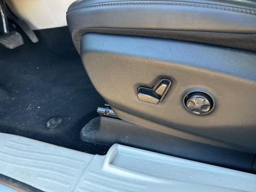 Silver Mist Clearcoat 2024 Chrysler Pacifica Touring L