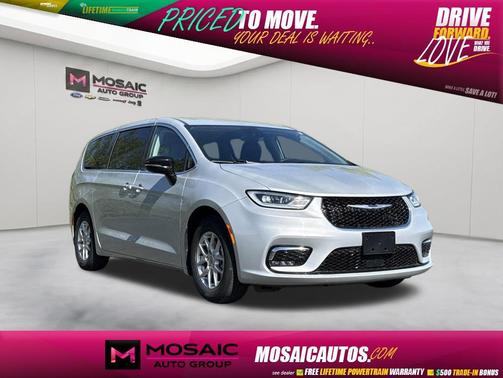 Silver Mist Clearcoat 2024 Chrysler Pacifica Touring L