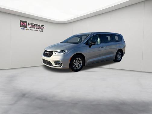 Silver Mist Clearcoat 2024 Chrysler Pacifica Touring L