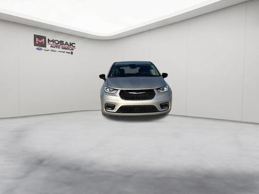Silver Mist Clearcoat 2024 Chrysler Pacifica Touring L