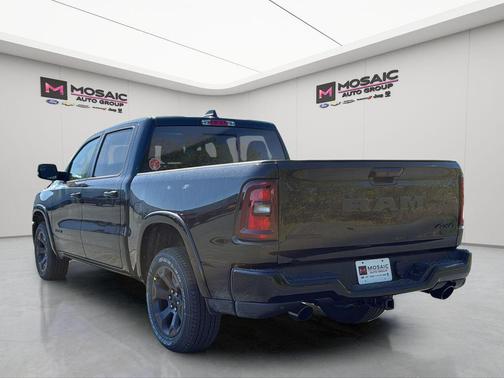 Diamond Black Crystal Pearlcoat 2026 RAM 1500 Big Horn/Lone Star