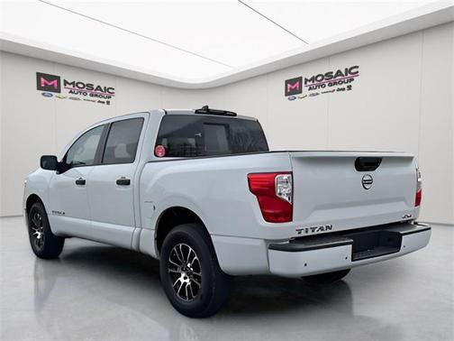 2023 Nissan Titan SV