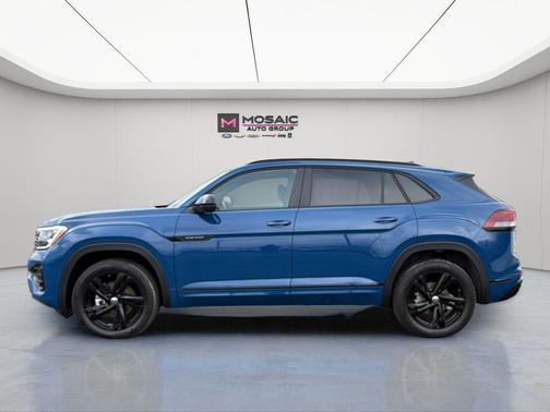 Blue Metallic 2025 Volkswagen Atlas Cross Sport 2.0T SEL