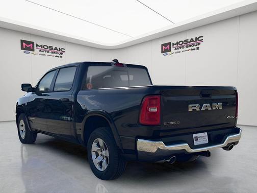 Diamond Black Crystal Pearlcoat 2026 RAM 1500 Big Horn/Lone Star