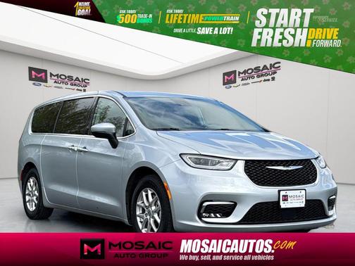 Silver Mist Clearcoat 2023 Chrysler Pacifica Touring L