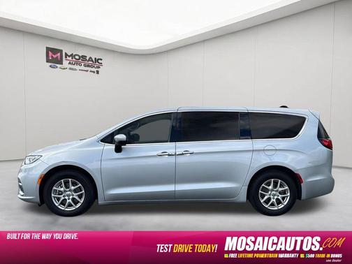 Silver Mist Clearcoat 2023 Chrysler Pacifica Touring L