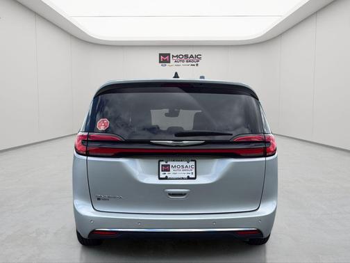 Silver Mist Clearcoat 2023 Chrysler Pacifica Touring L