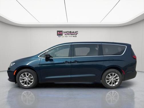 2025 Chrysler Pacifica L