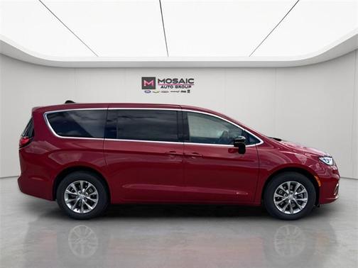 2025 Chrysler Pacifica L