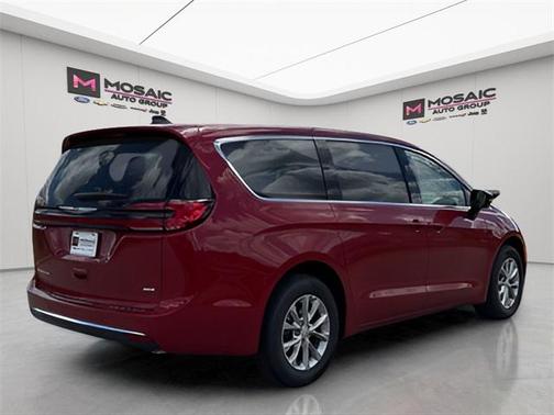2025 Chrysler Pacifica L
