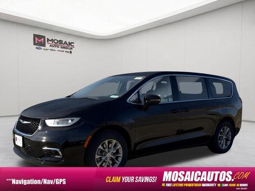 Diamond Black Crystal Pearlcoat 2026 Chrysler Pacifica L
