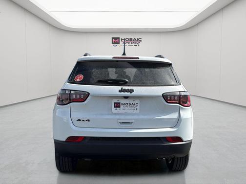Bright White Clearcoat 2026 Jeep Compass Latitude