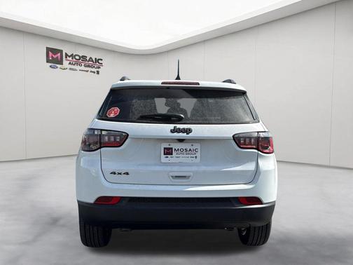 Bright White Clearcoat 2026 Jeep Compass Latitude