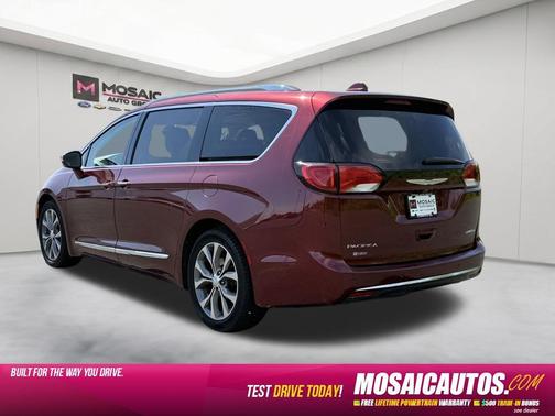 Velvet Red Pearlcoat 2017 Chrysler Pacifica Limited