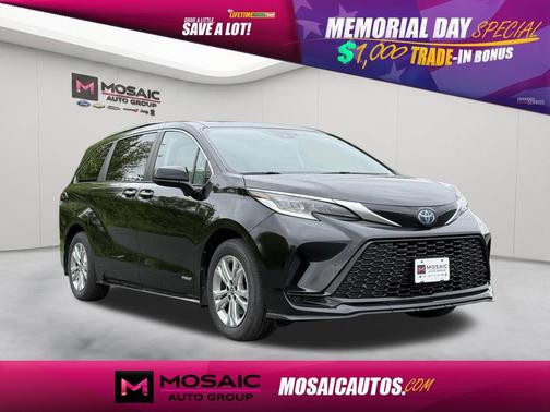 Midnight Black Metallic 2021 Toyota Sienna XSE 7 Passenger
