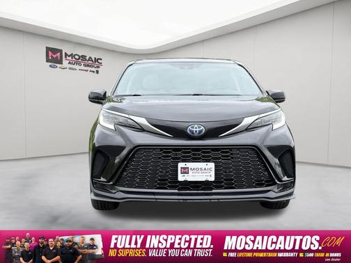 Midnight Black Metallic 2021 Toyota Sienna XSE 7 Passenger