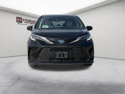 Midnight Black Metallic 2021 Toyota Sienna XSE 7 Passenger