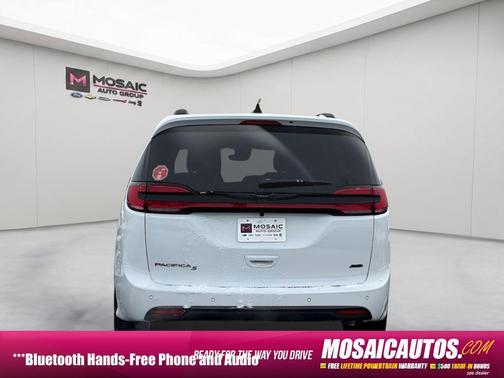 Bright White Clearcoat 2026 Chrysler Pacifica L